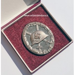 CASED SILVER WOUND BADGE