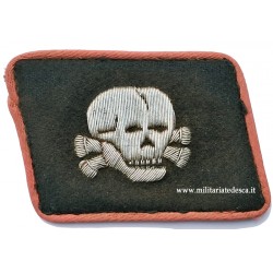 PINK PIPED TOTENKOPF...